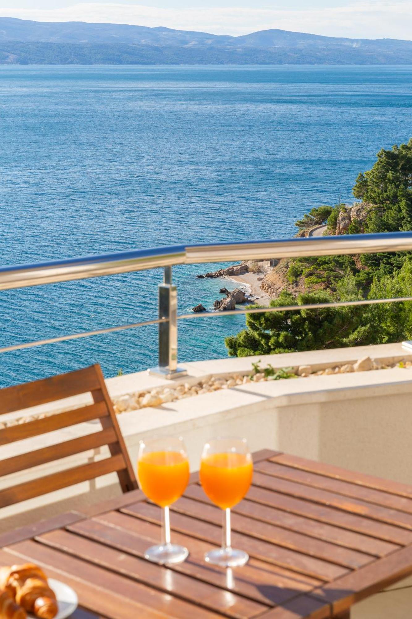 Jolara With Heated Pool Apartment *